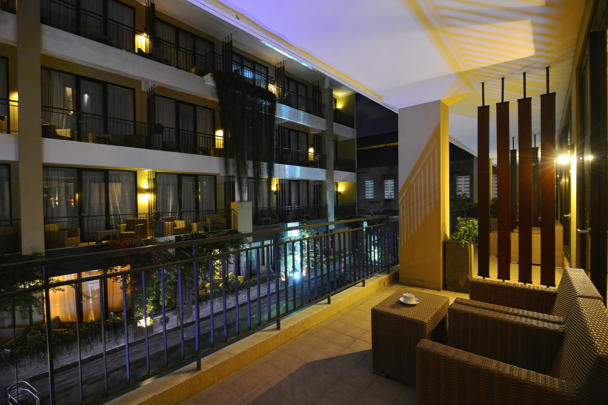 100 Sunset Kuta Hotel & Ballroom Kültér fotó